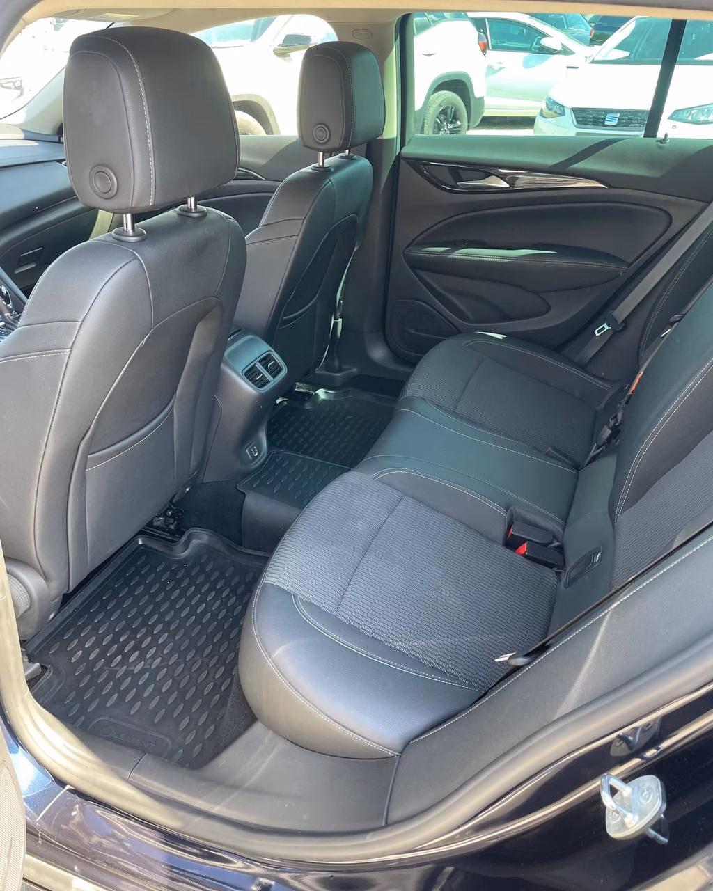 Opel Insignia фото 9