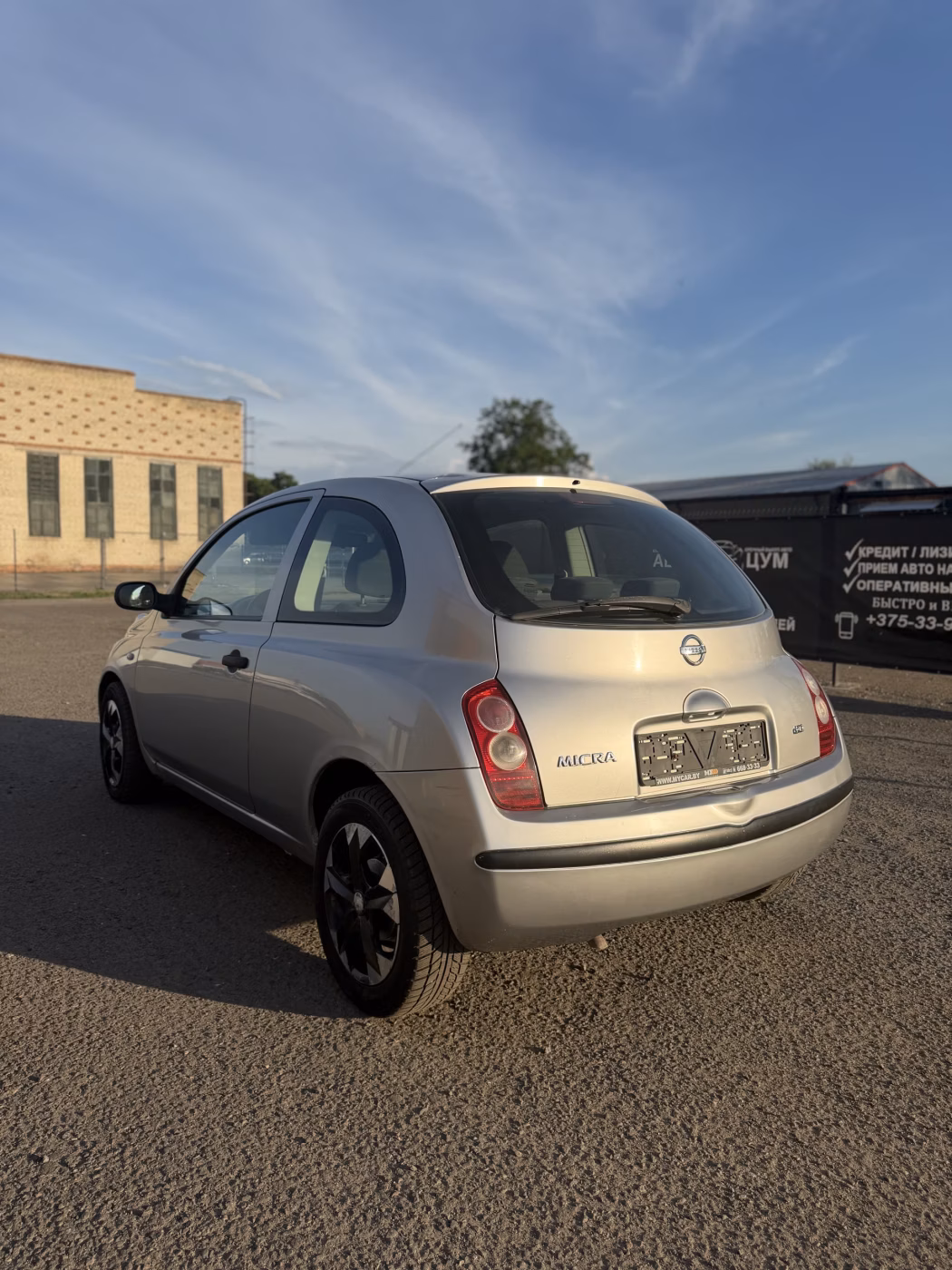 Nissan Micra фото 12