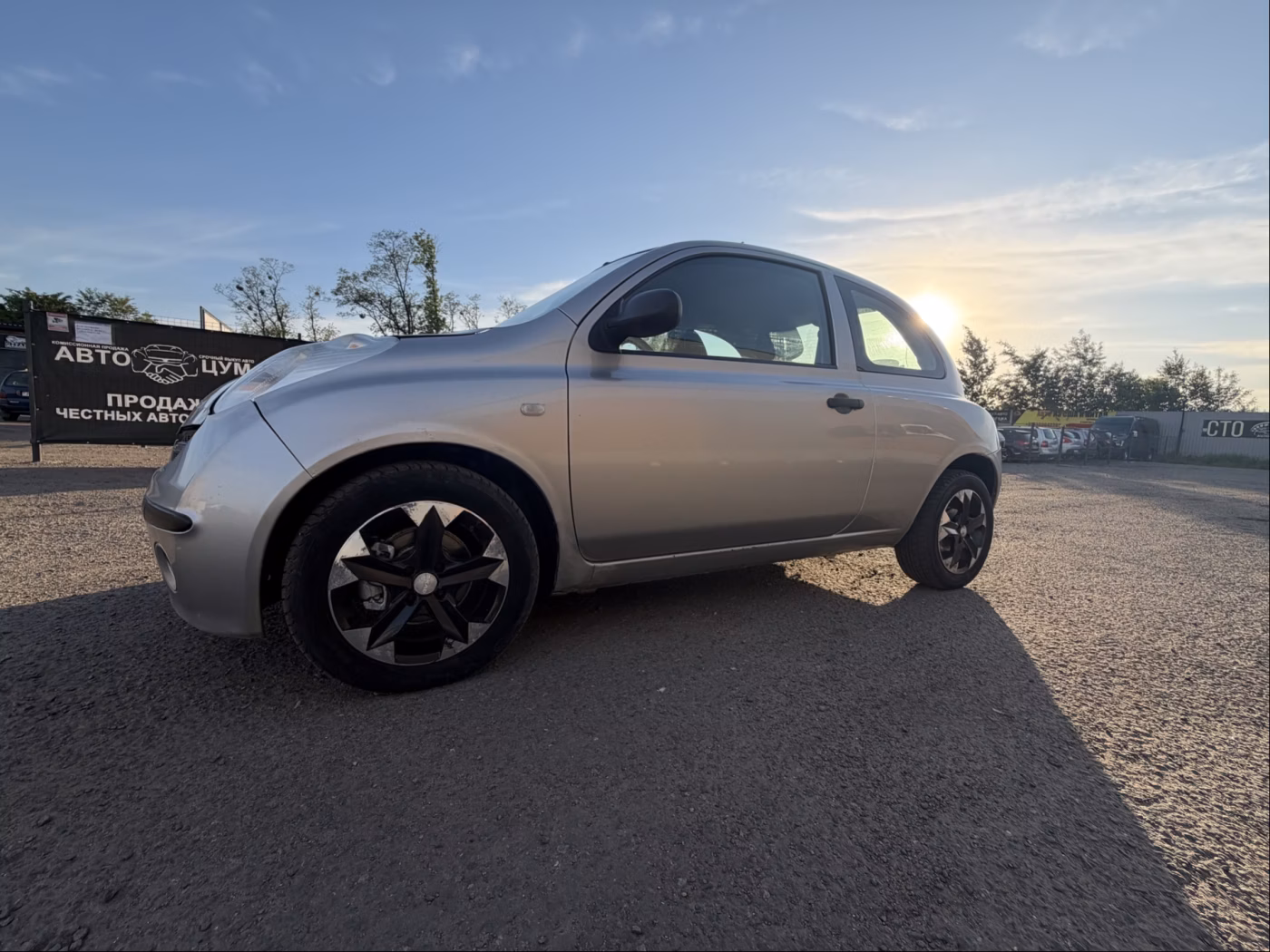 Nissan Micra фото 16