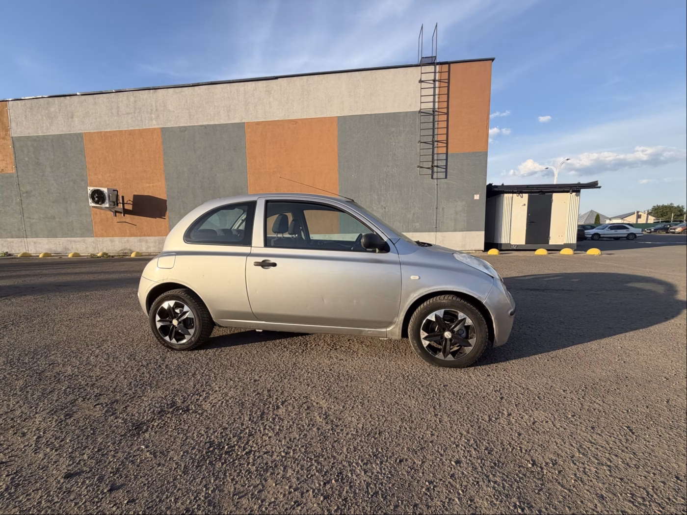 Nissan Micra фото 5