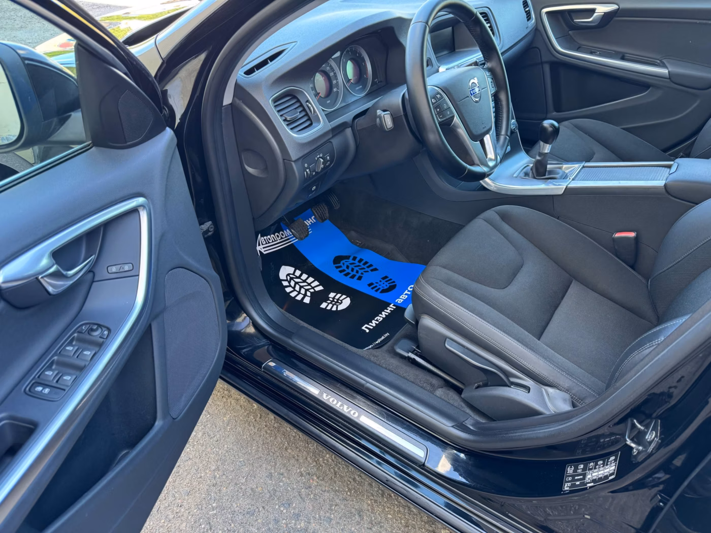 Volvo V60 фото 6