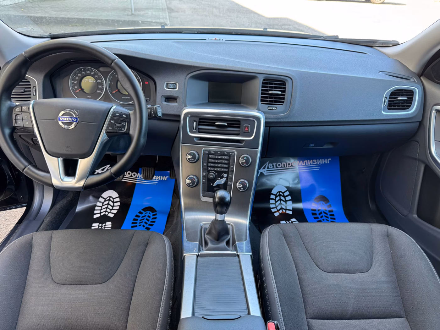 Volvo V60 фото 9