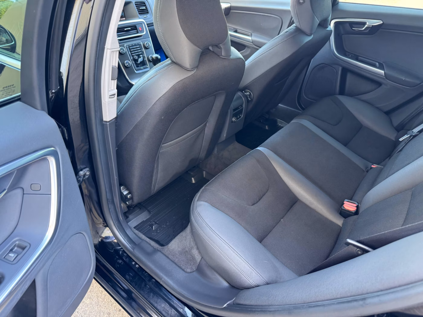 Volvo V60 фото 12