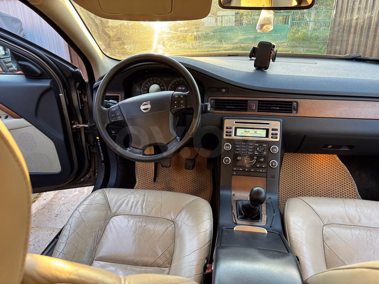Volvo V70 фото 10
