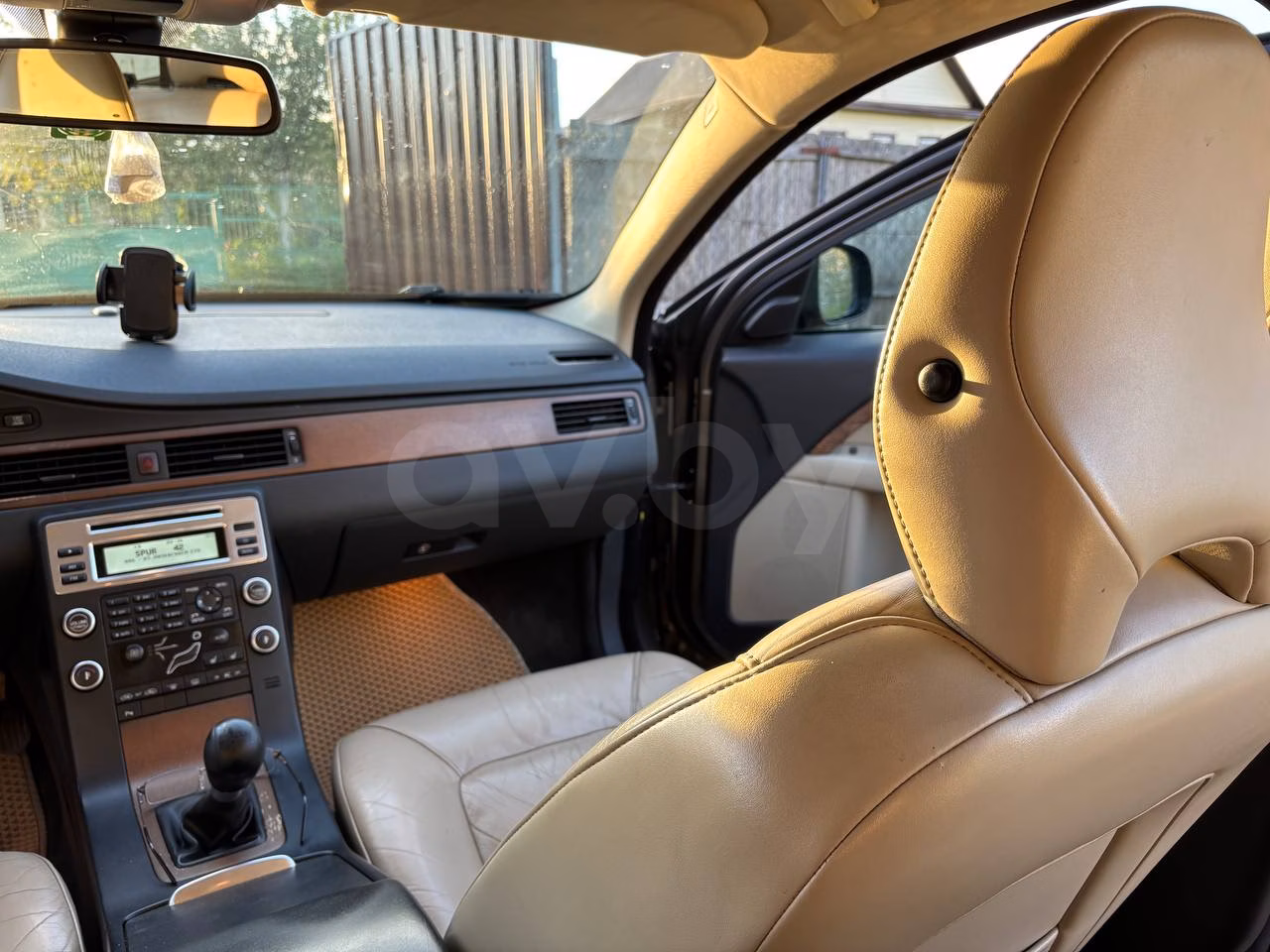 Volvo V70 фото 11