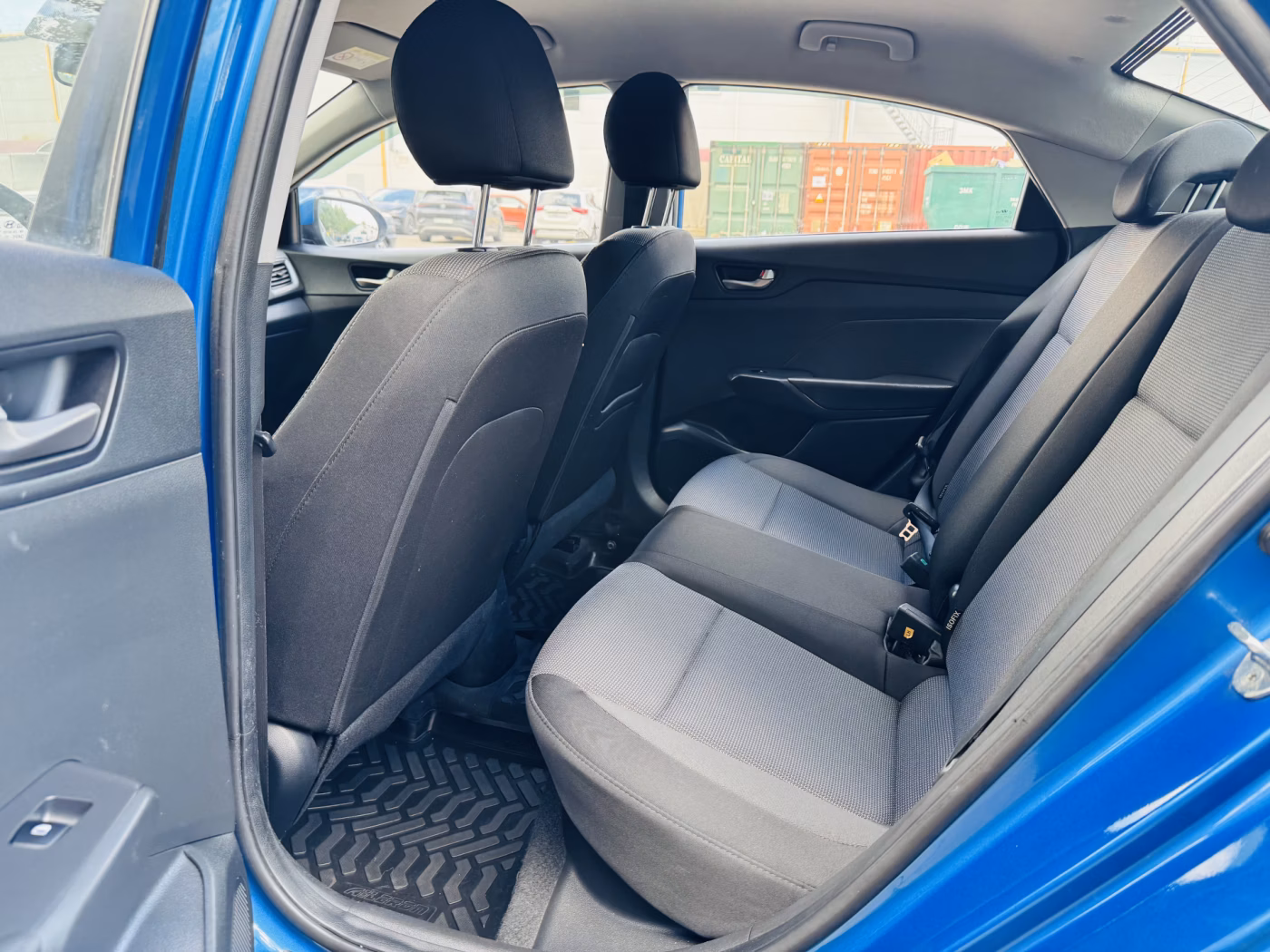 Hyundai Accent фото 6