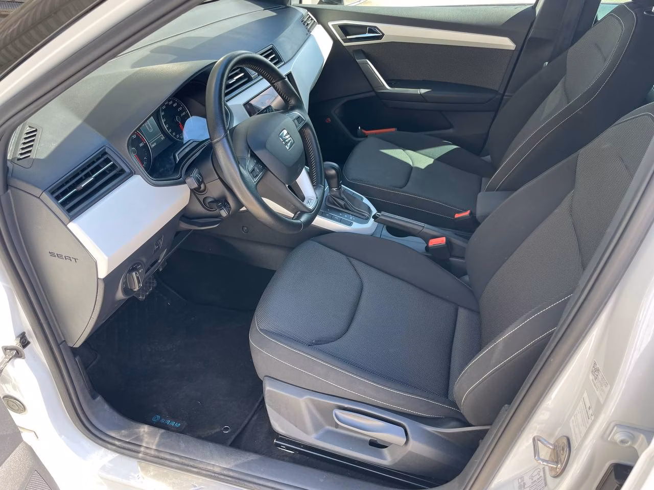 SEAT Arona фото 12