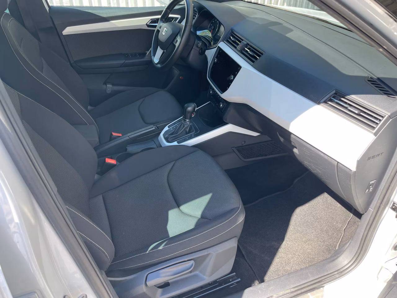 SEAT Arona фото 16