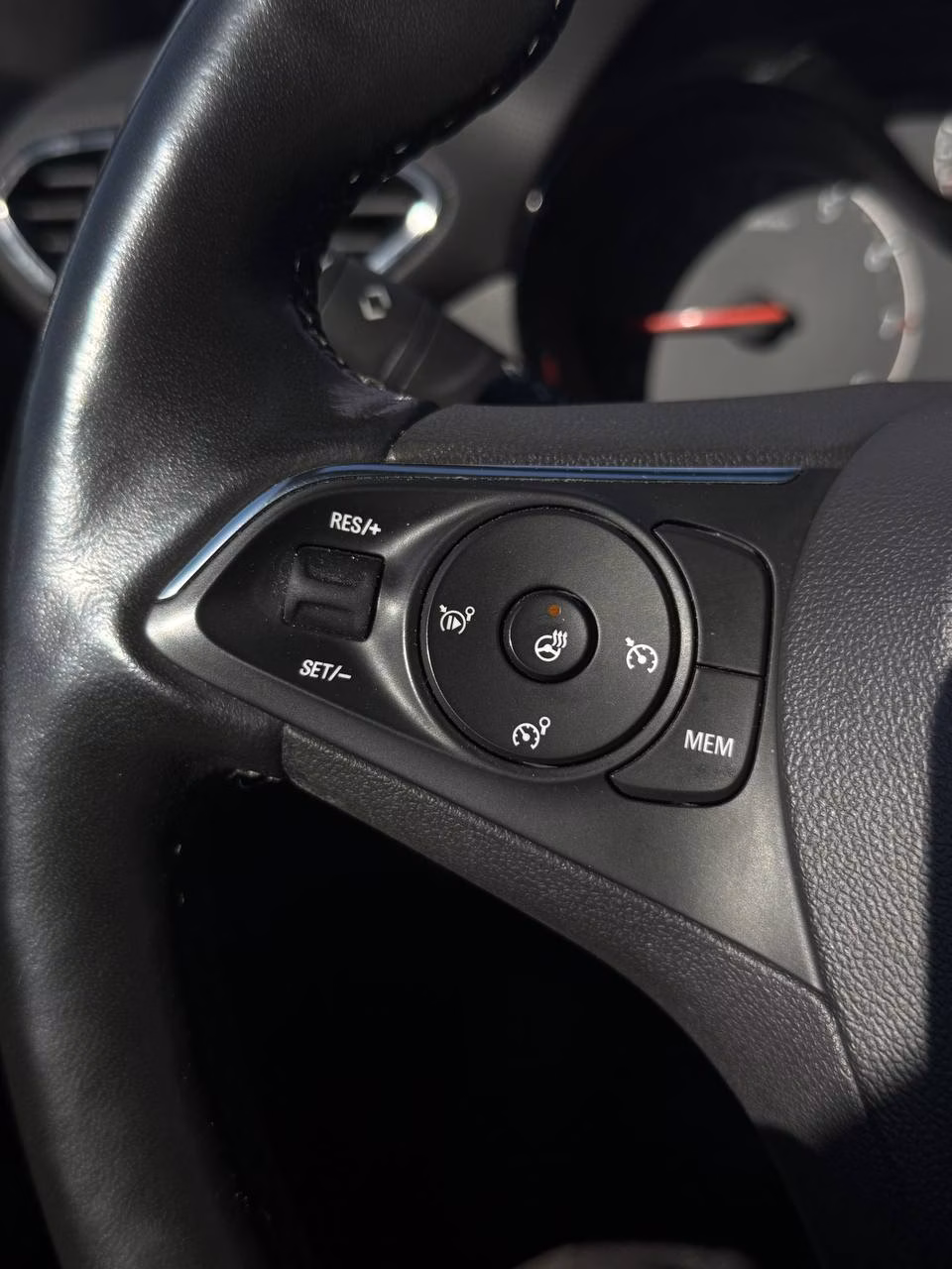 Opel Crossland X фото 28