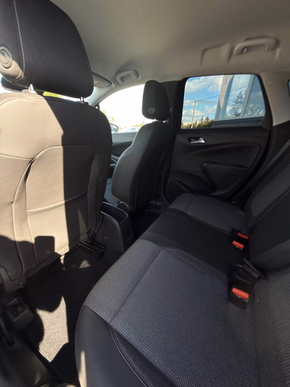 Opel Crossland X фото 18