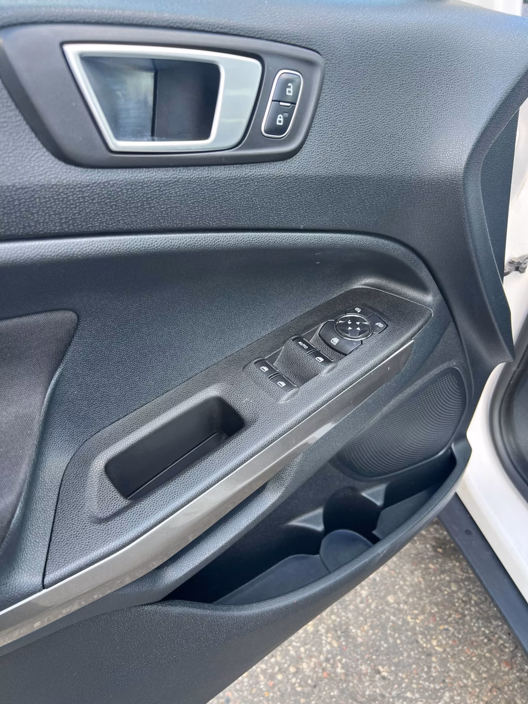 Ford EcoSport фото 10
