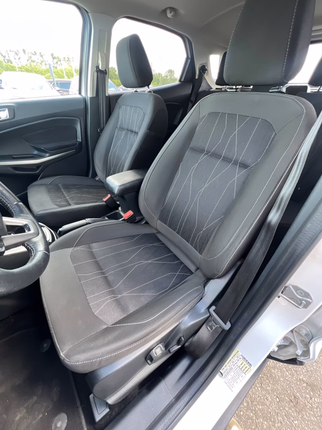 Ford EcoSport фото 11