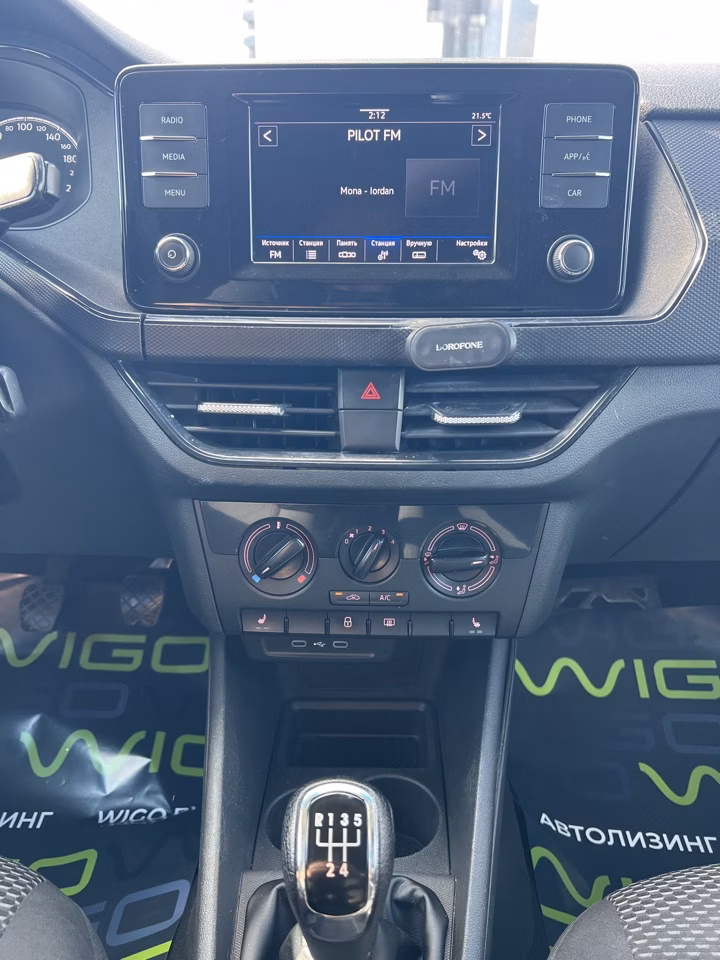 Volkswagen Polo Sedan фото 13