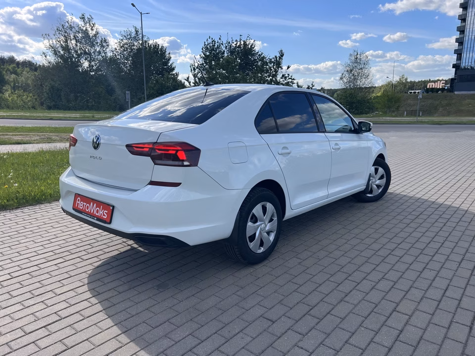 Volkswagen Polo Sedan фото 5