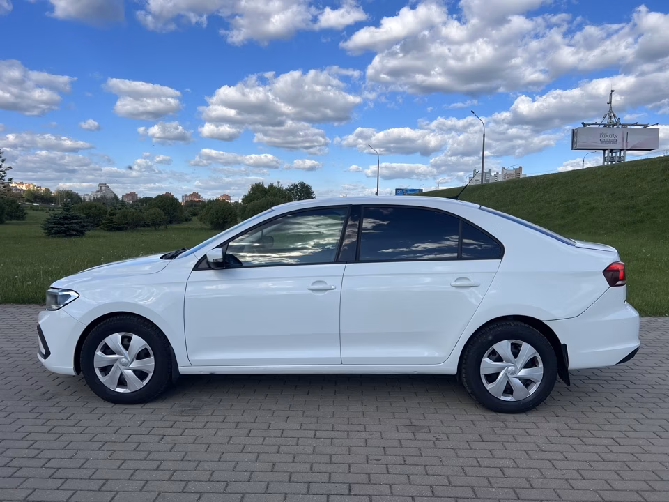 Volkswagen Polo Sedan фото 8