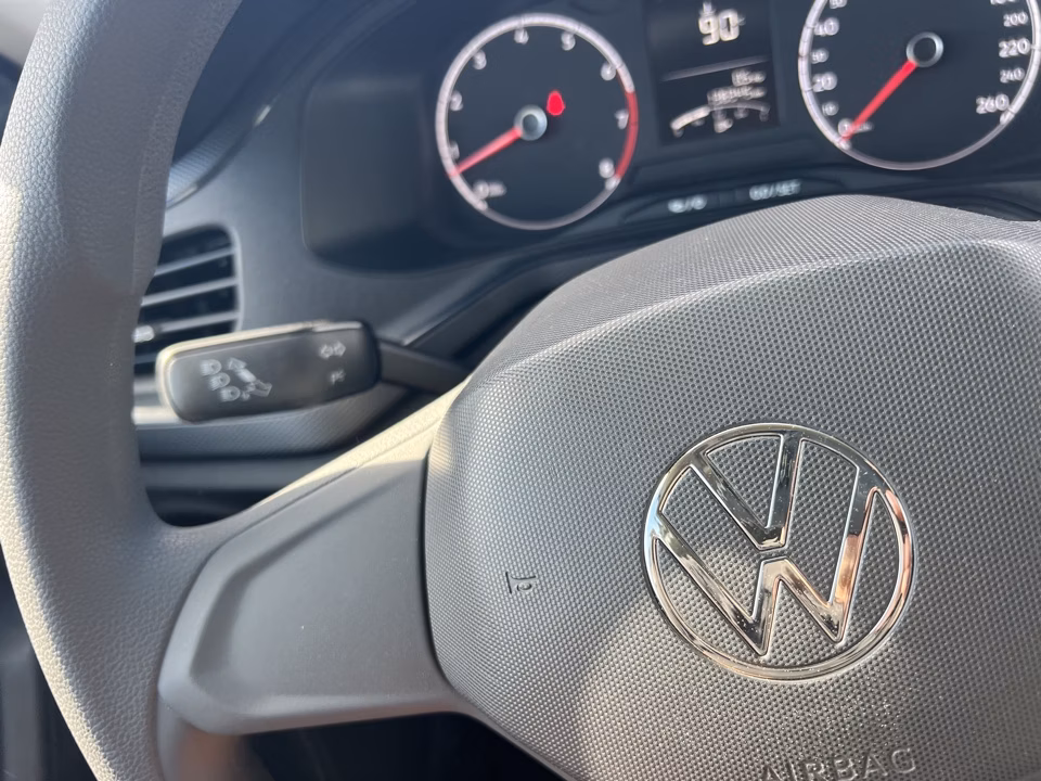 Volkswagen Polo Sedan фото 16