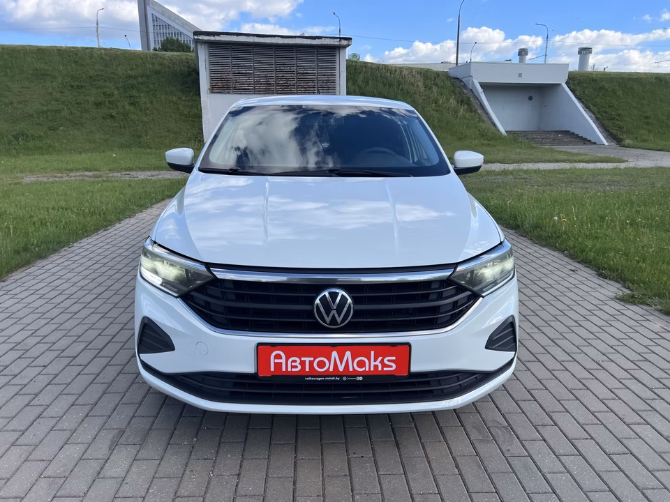 Volkswagen Polo Sedan фото 2