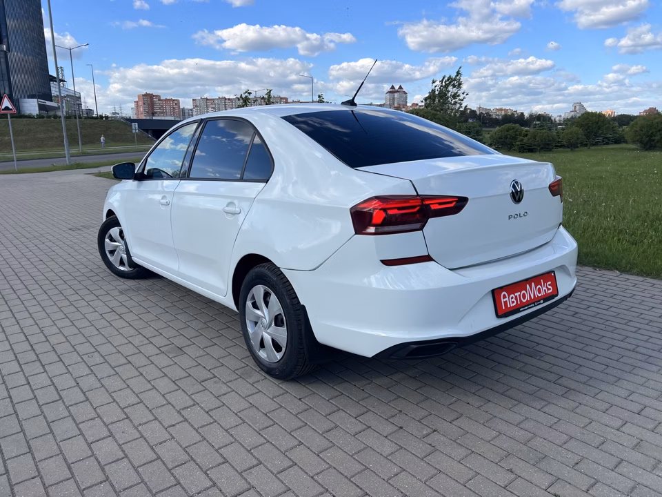 Volkswagen Polo Sedan фото 7