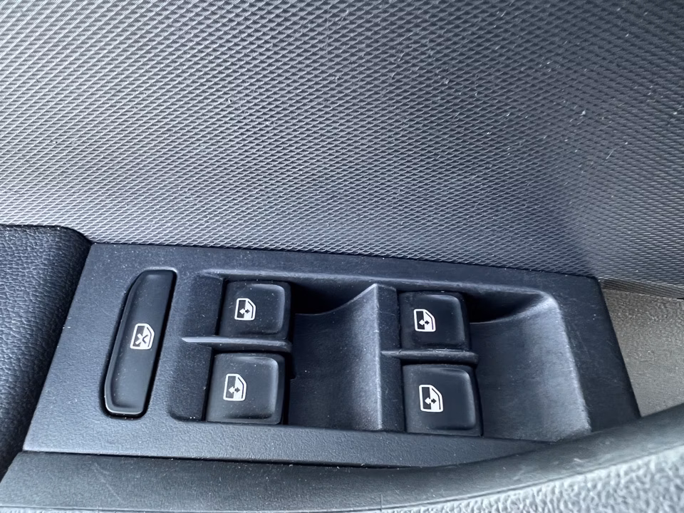 Volkswagen Polo Sedan фото 14