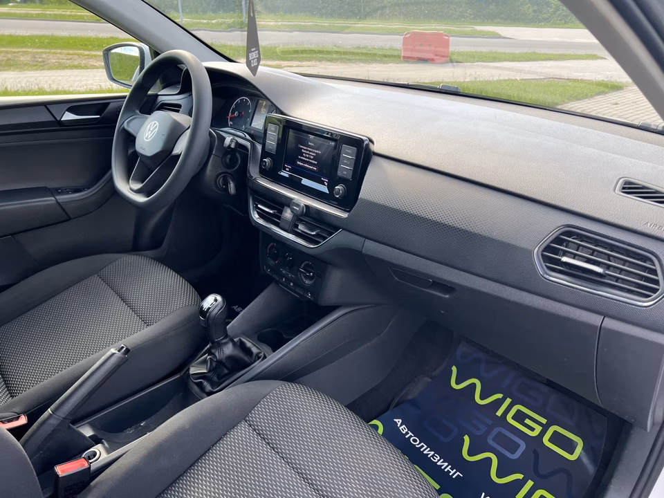 Volkswagen Polo Sedan фото 10