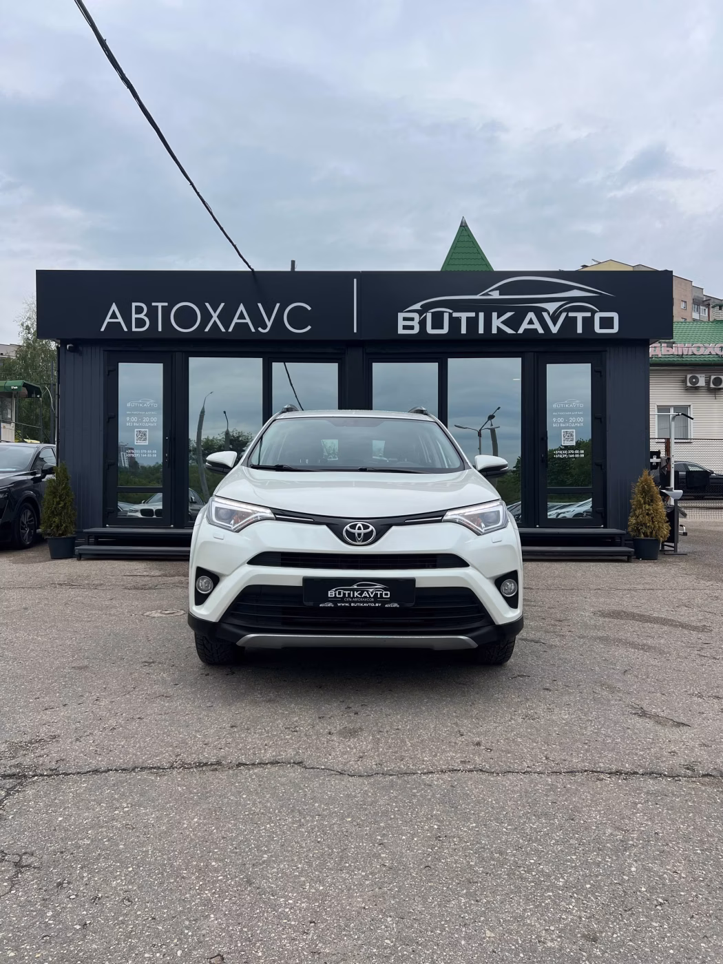 Toyota RAV4 фото 2