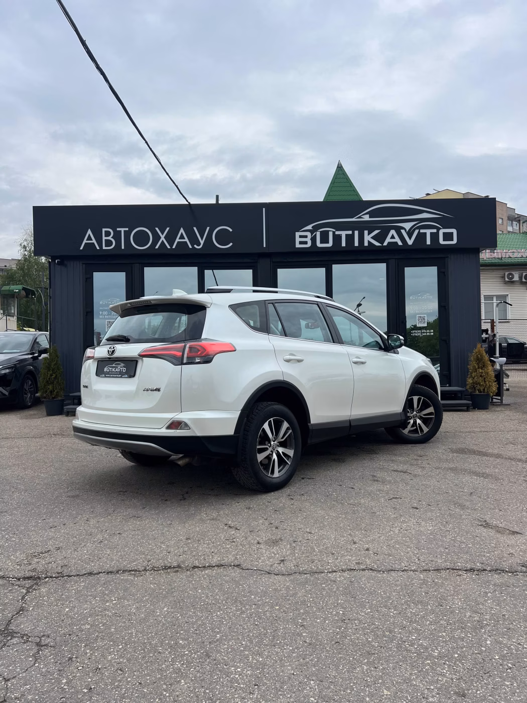 Toyota RAV4 фото 7