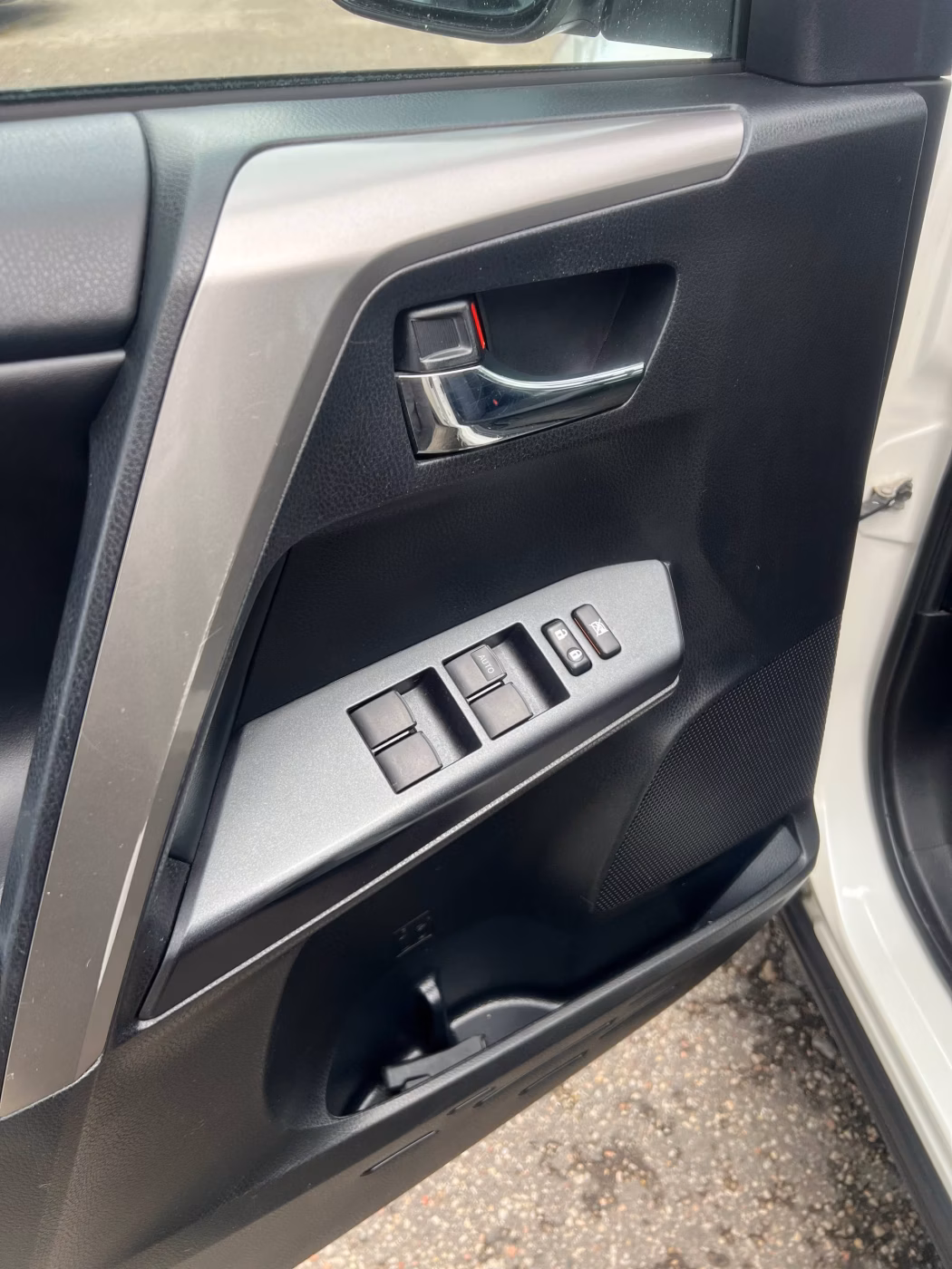 Toyota RAV4 фото 9