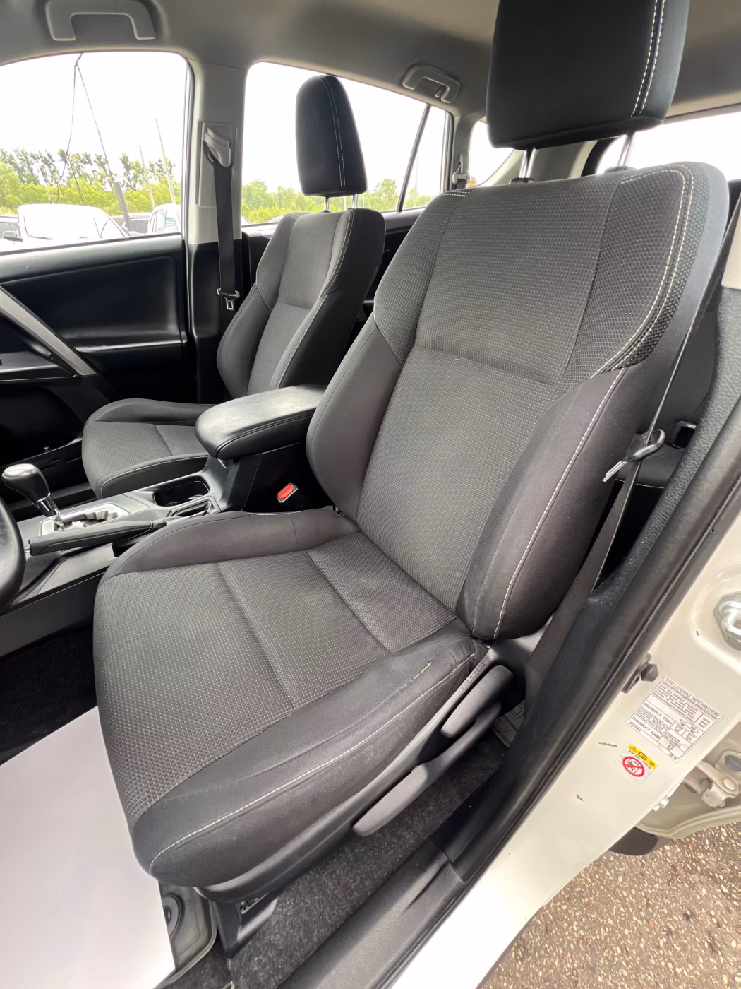 Toyota RAV4 фото 10