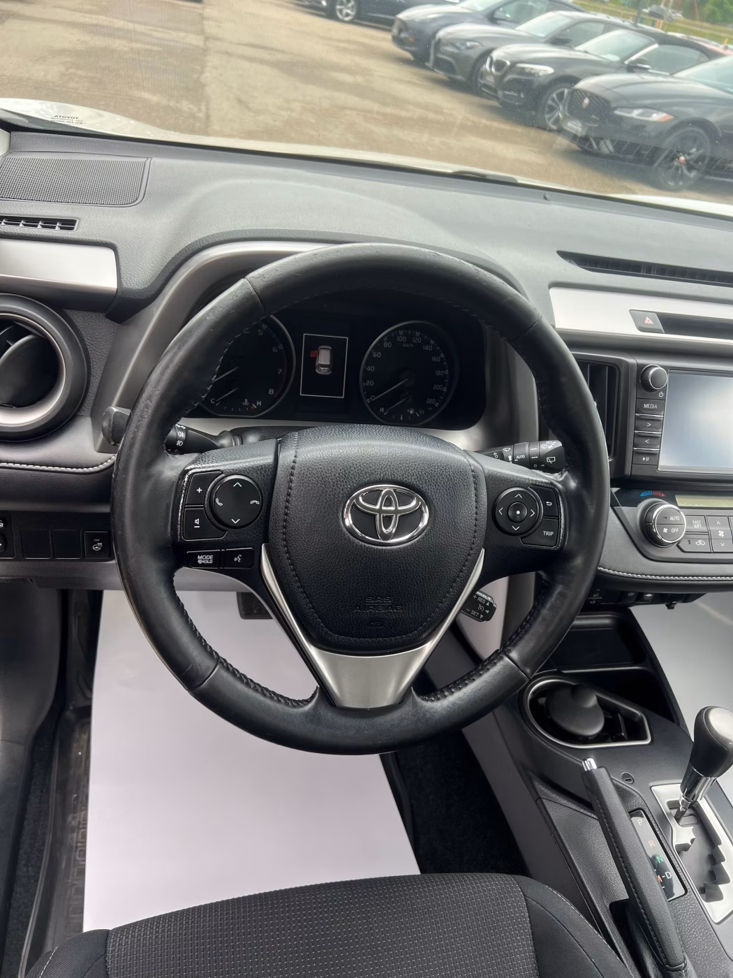 Toyota RAV4 фото 12