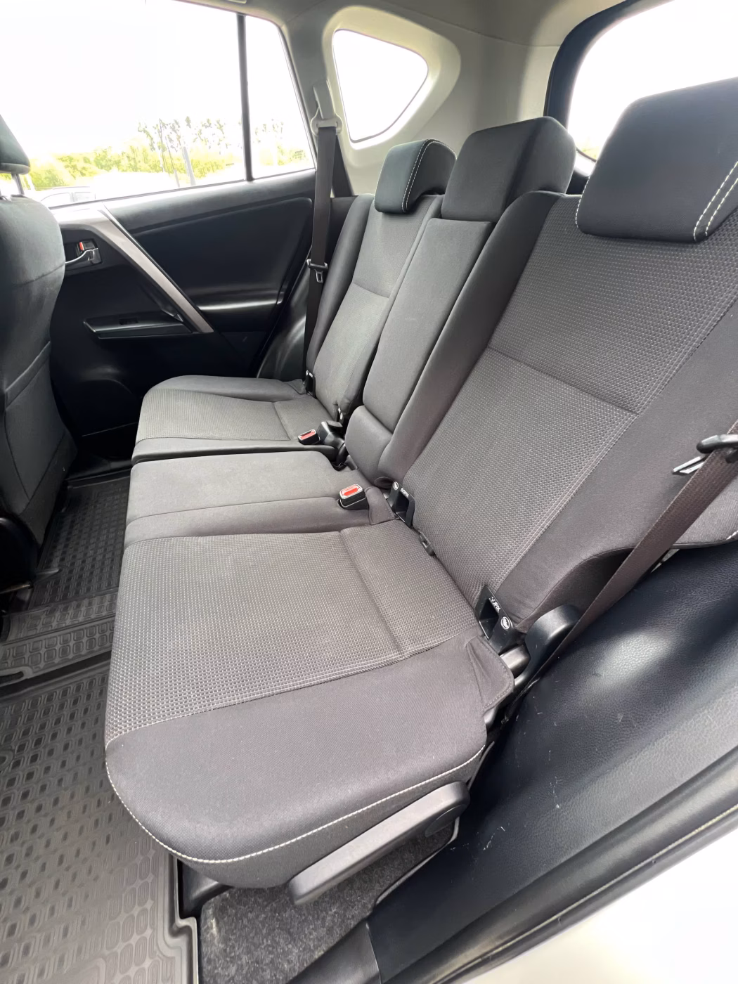 Toyota RAV4 фото 14