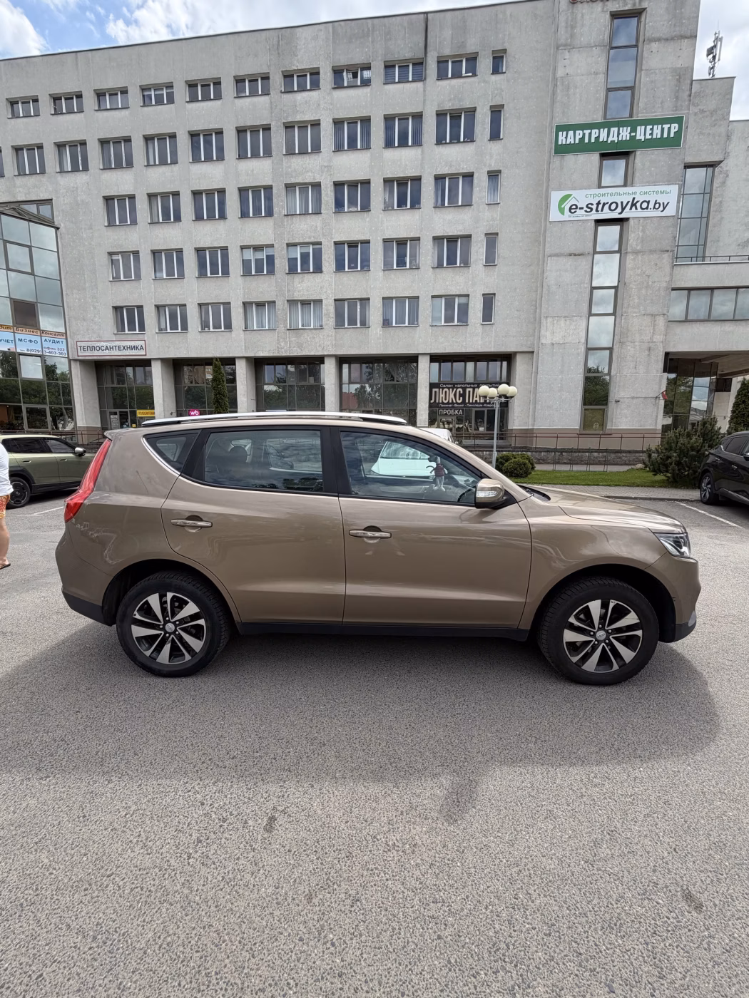 Geely Emgrand X7 фото 6