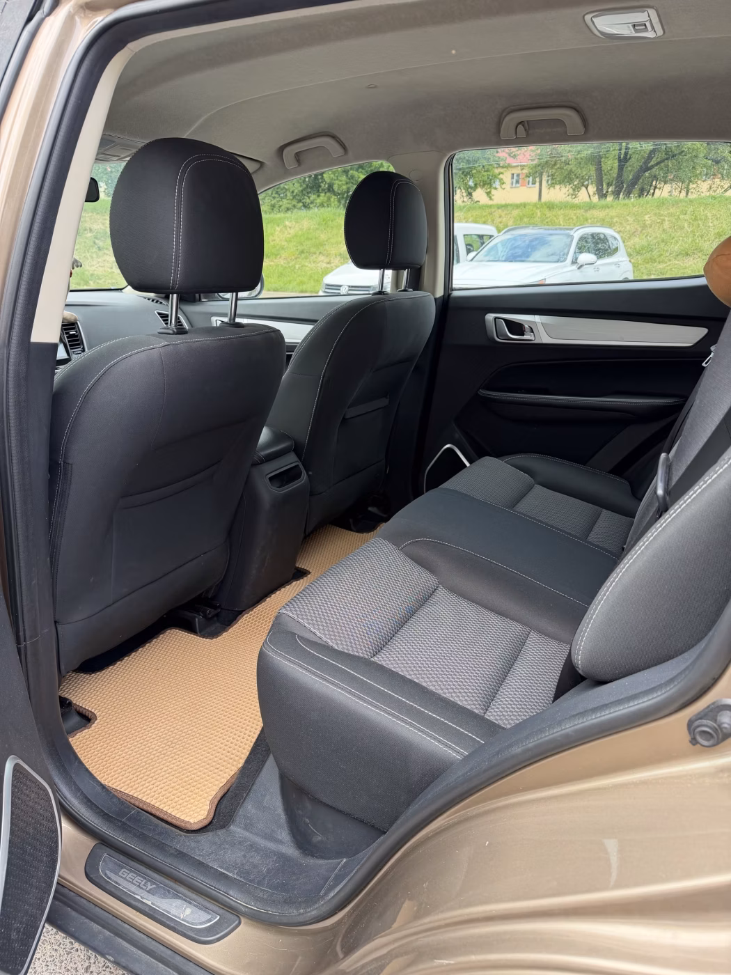 Geely Emgrand X7 фото 15