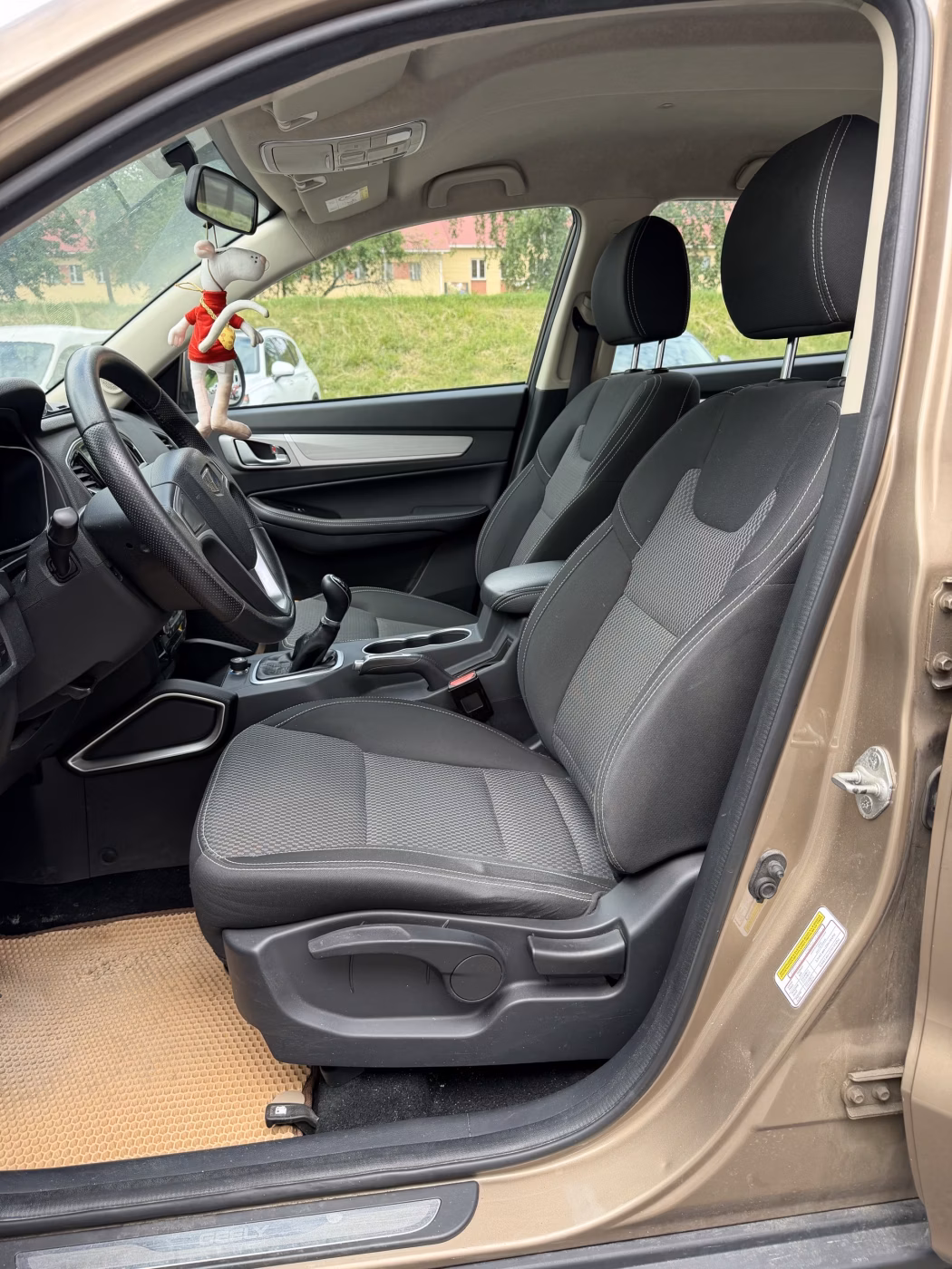 Geely Emgrand X7 фото 12