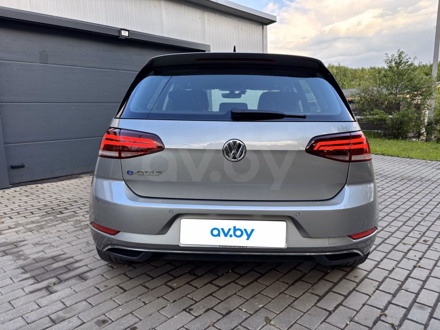Volkswagen e-Golf фото 8