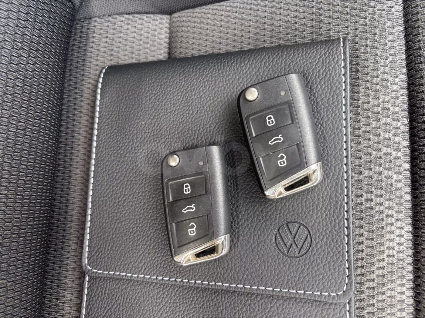 Volkswagen e-Golf фото 28