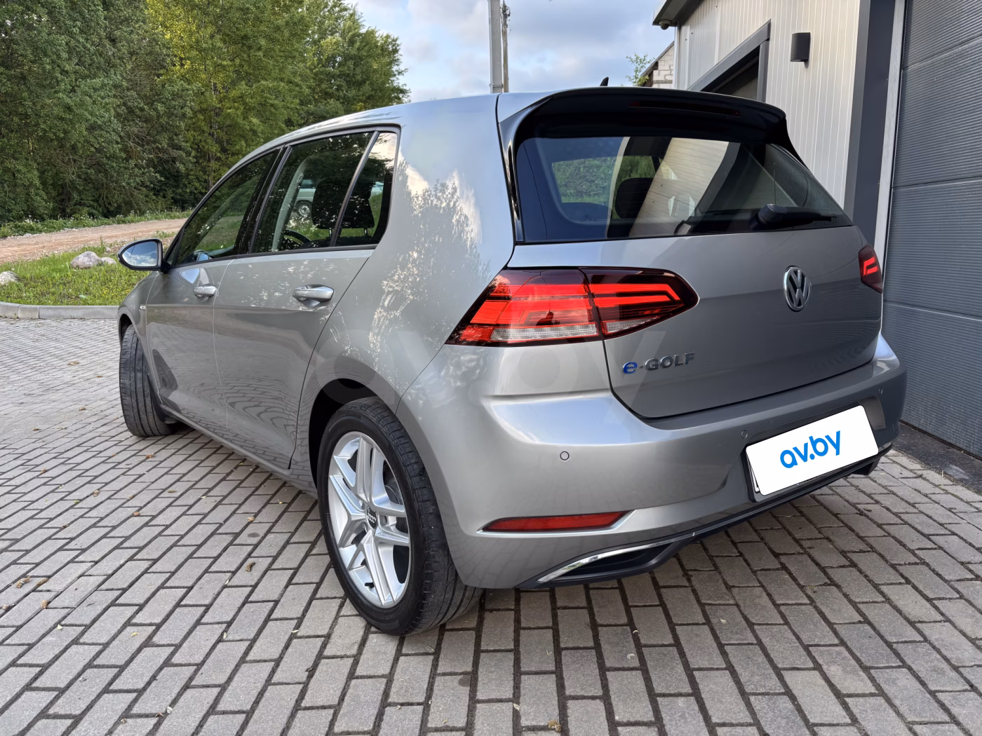 Volkswagen e-Golf фото 6