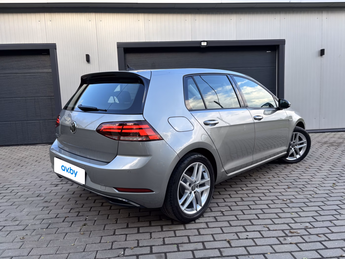 Volkswagen e-Golf фото 7