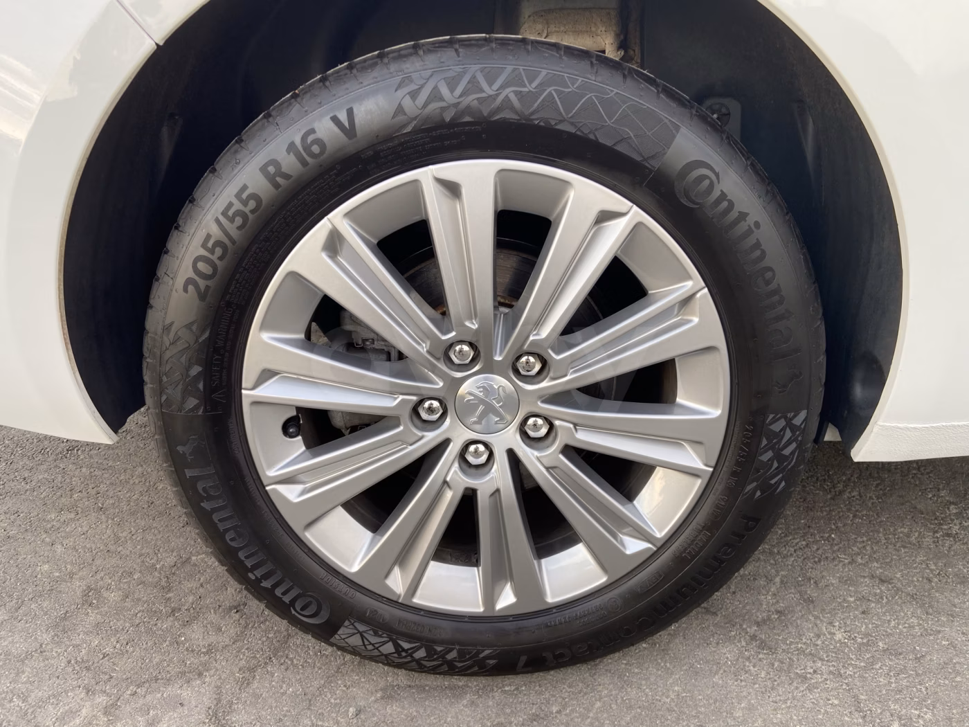 Peugeot 308 фото 9