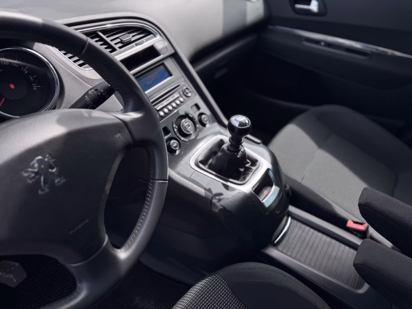 Peugeot 5008 фото 13