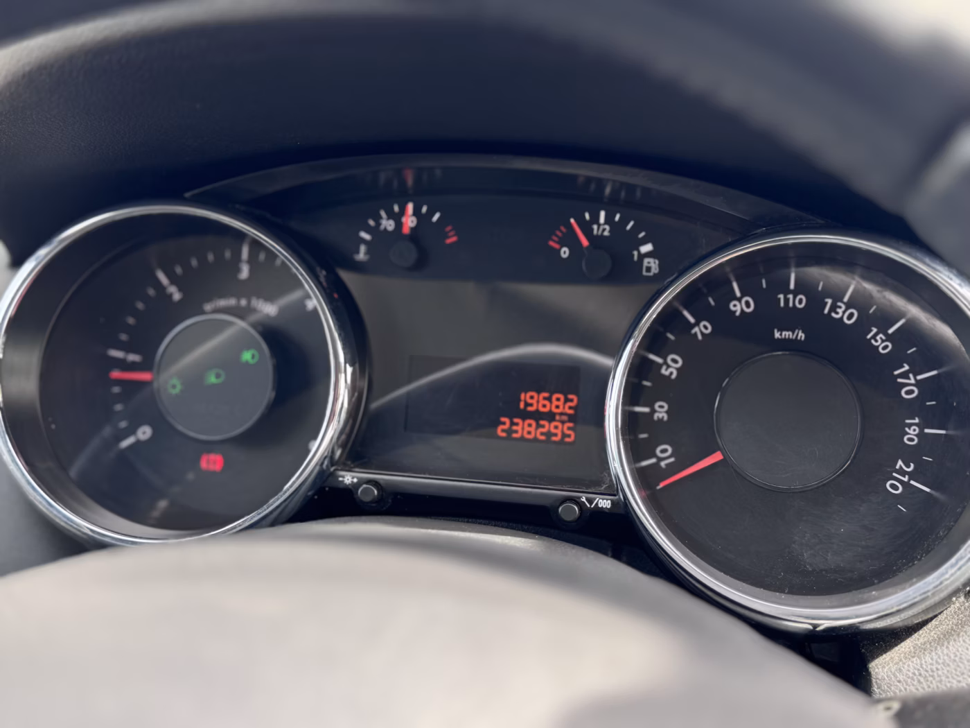 Peugeot 5008 фото 23