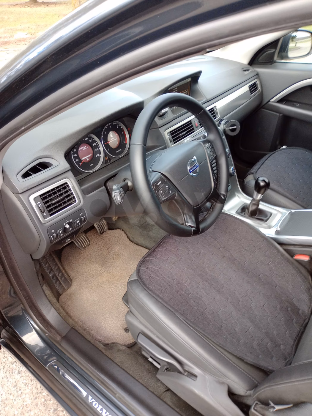 Volvo V70 фото 8