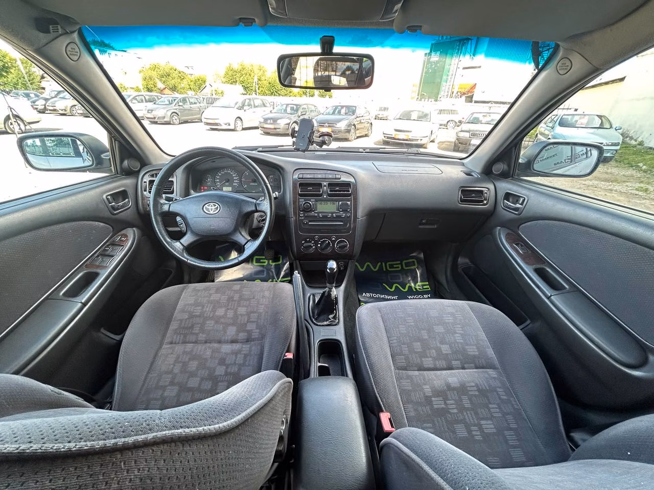 Toyota Avensis фото 6