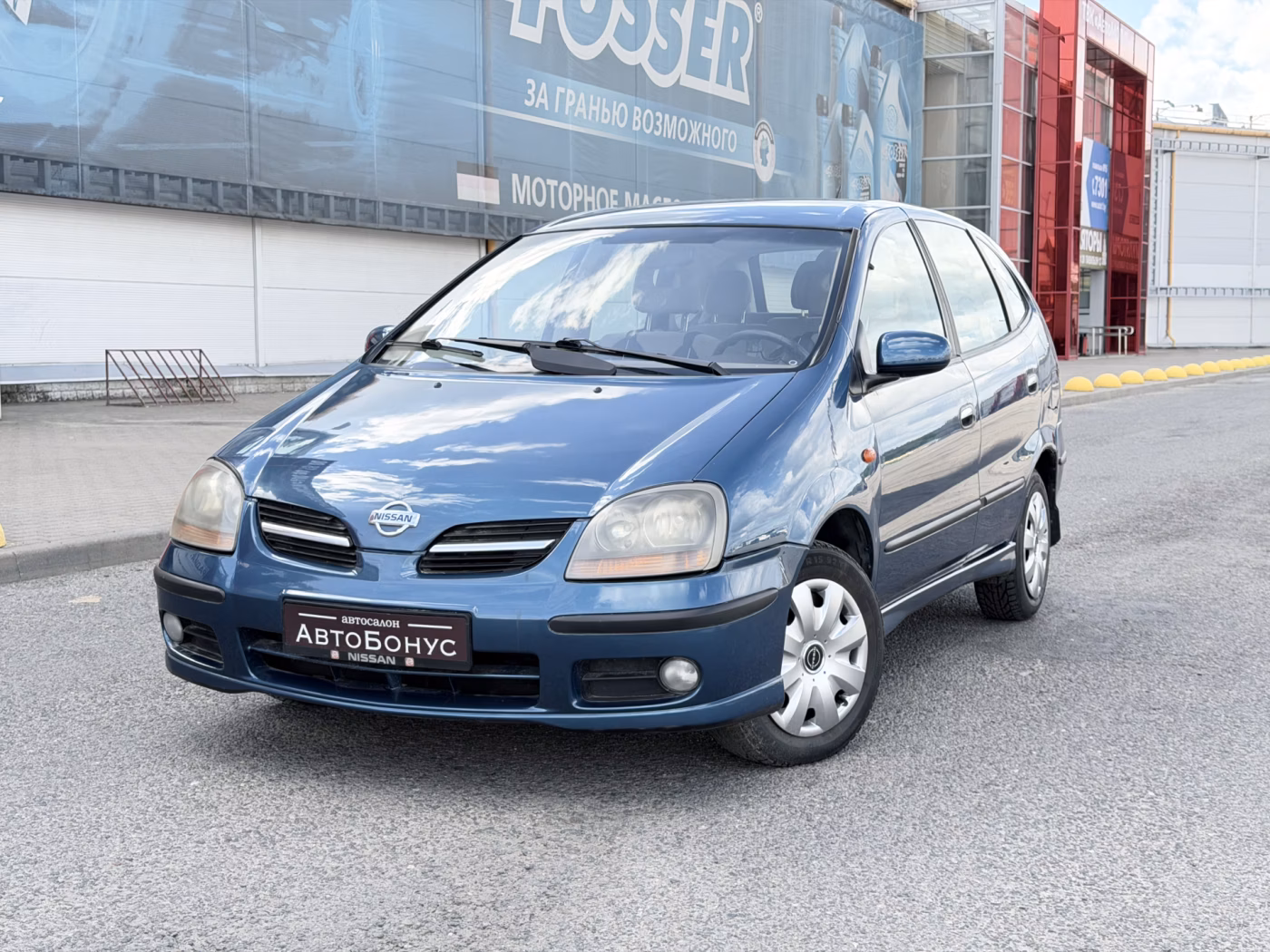 Nissan Almera Tino