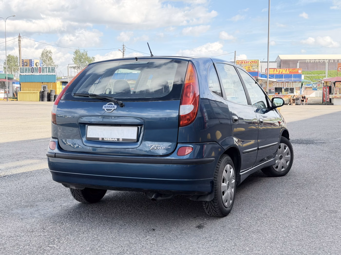 Nissan Almera Tino фото 2