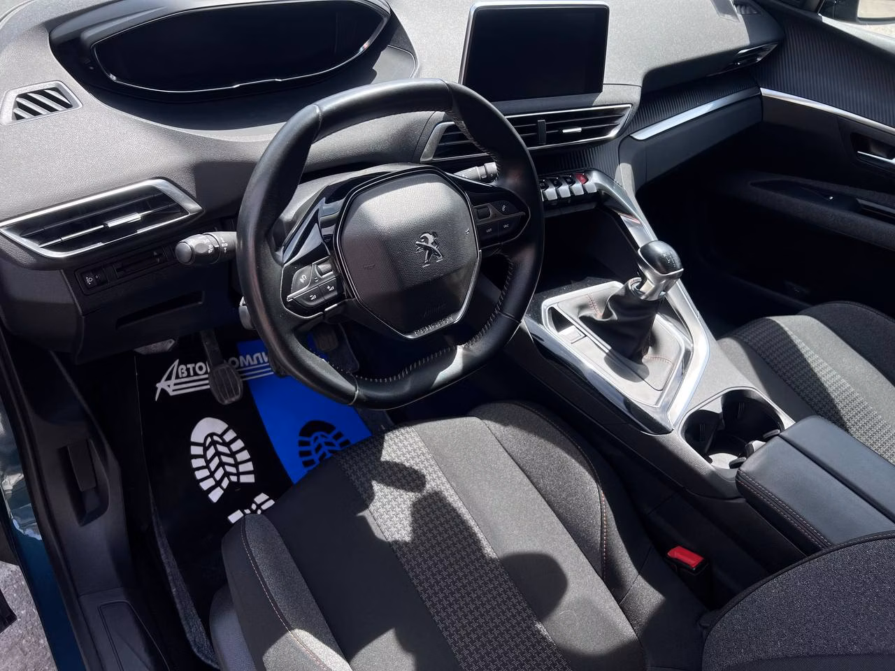 Peugeot 5008 фото 9