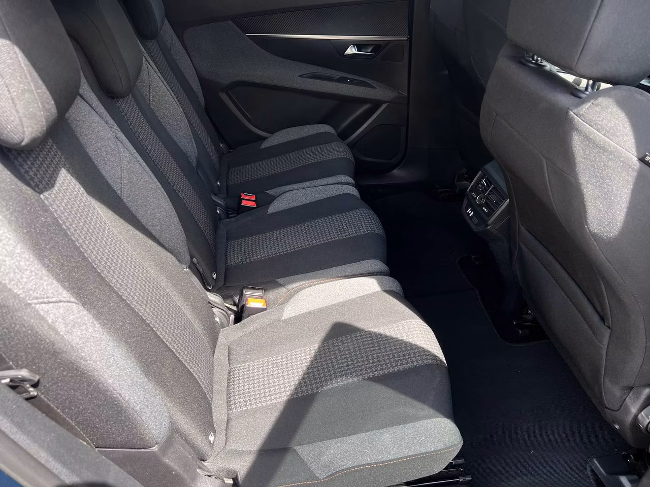 Peugeot 5008 фото 16
