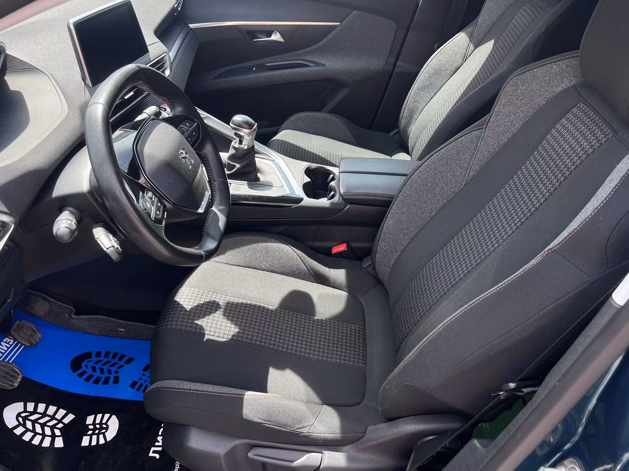 Peugeot 5008 фото 8
