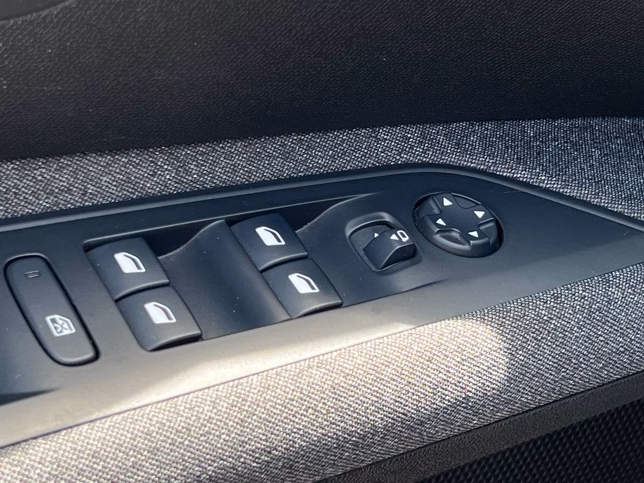 Peugeot 5008 фото 7