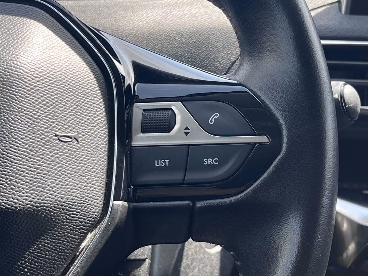 Peugeot 5008 фото 15