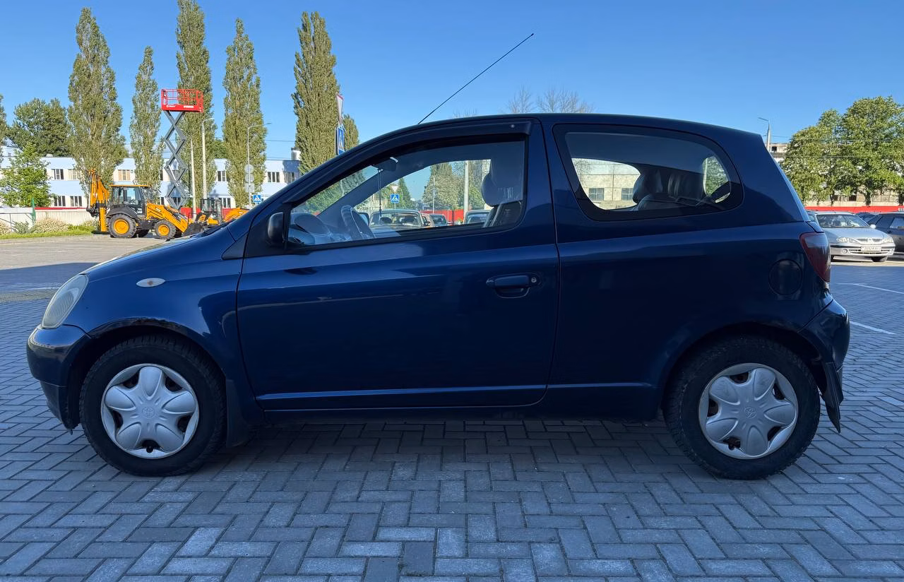 Toyota Yaris фото 3